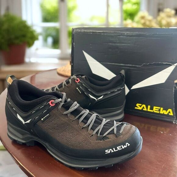 Salewa Mountain Trainer 2 GTX Mountaineering Shoes Black/Bungee Cord Size 9.5 EU - Picture 1 of 12